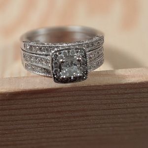 10k white gold engagement ring and 2 wedding bands